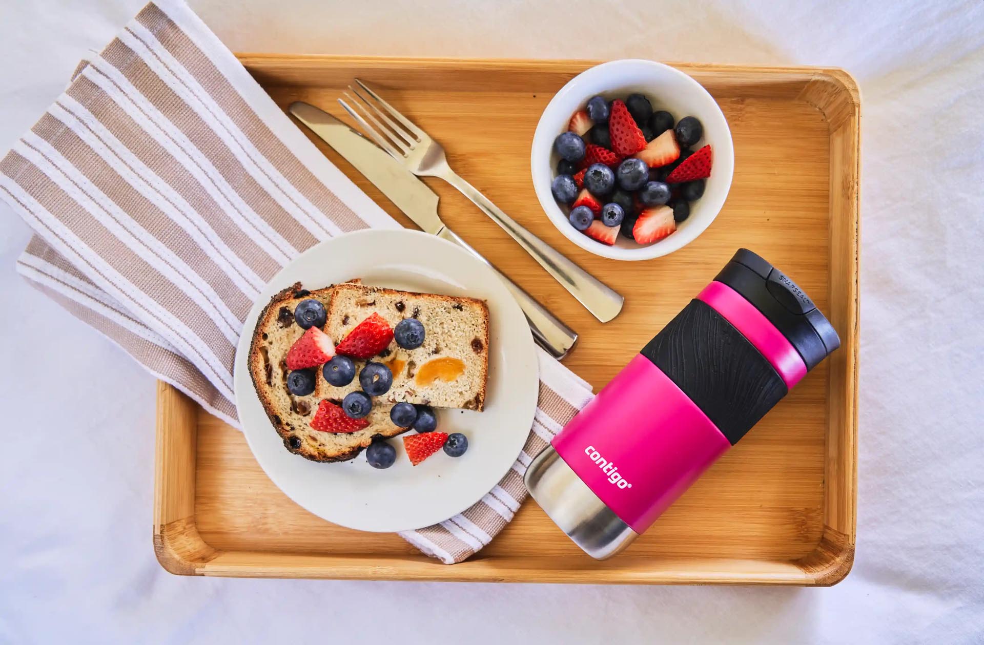 2155587_Byron2-0_Dragon-Fruit_On-a-breakfast-tray_2yahz4RMQyTqIM