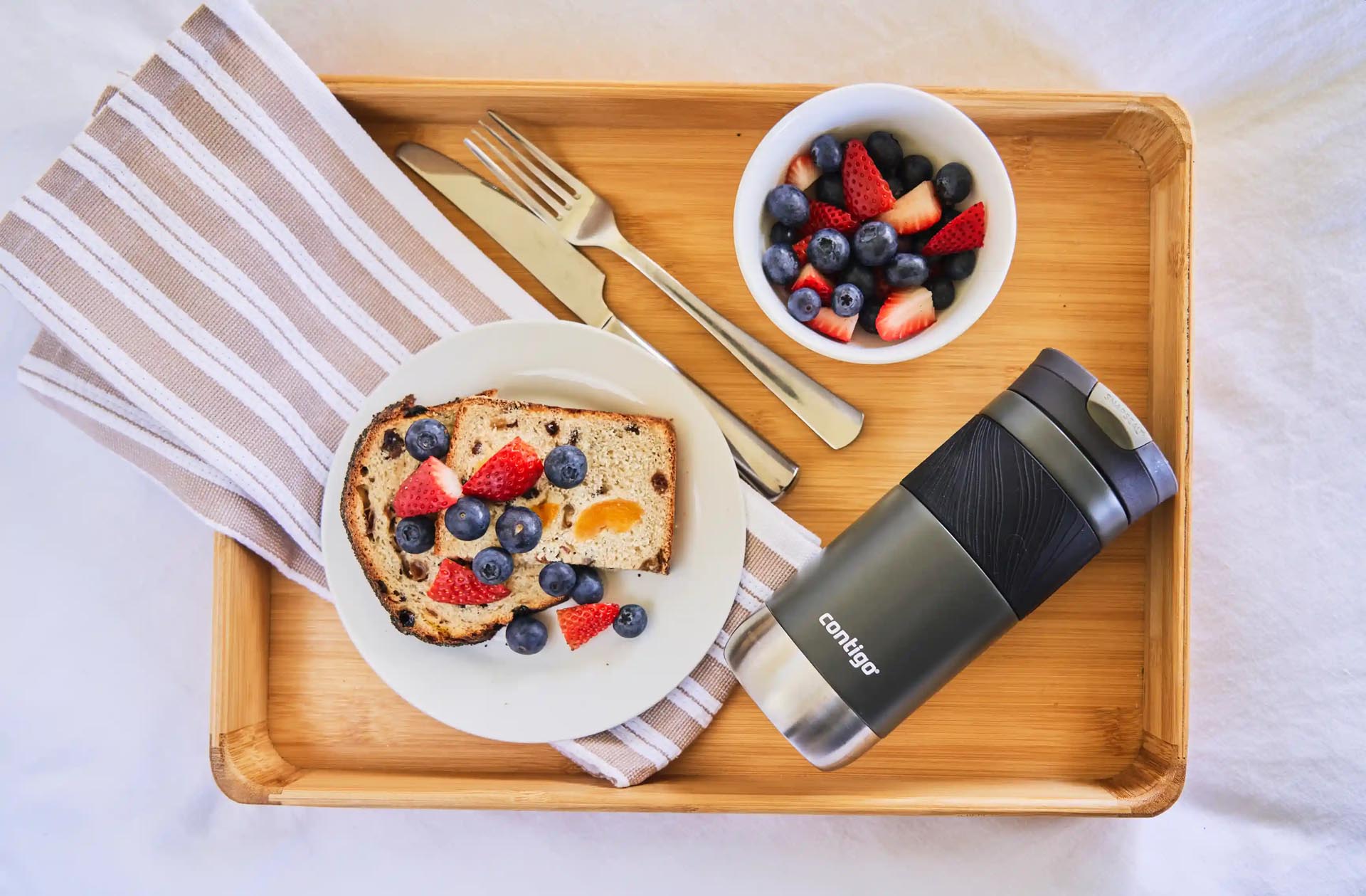 2155588_Byron2-0_Sake_On-a-breakfast-tray_28yOZmJEa0btqi